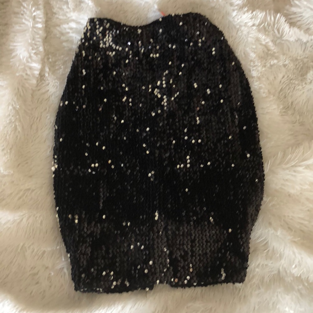 Papaya black skirt